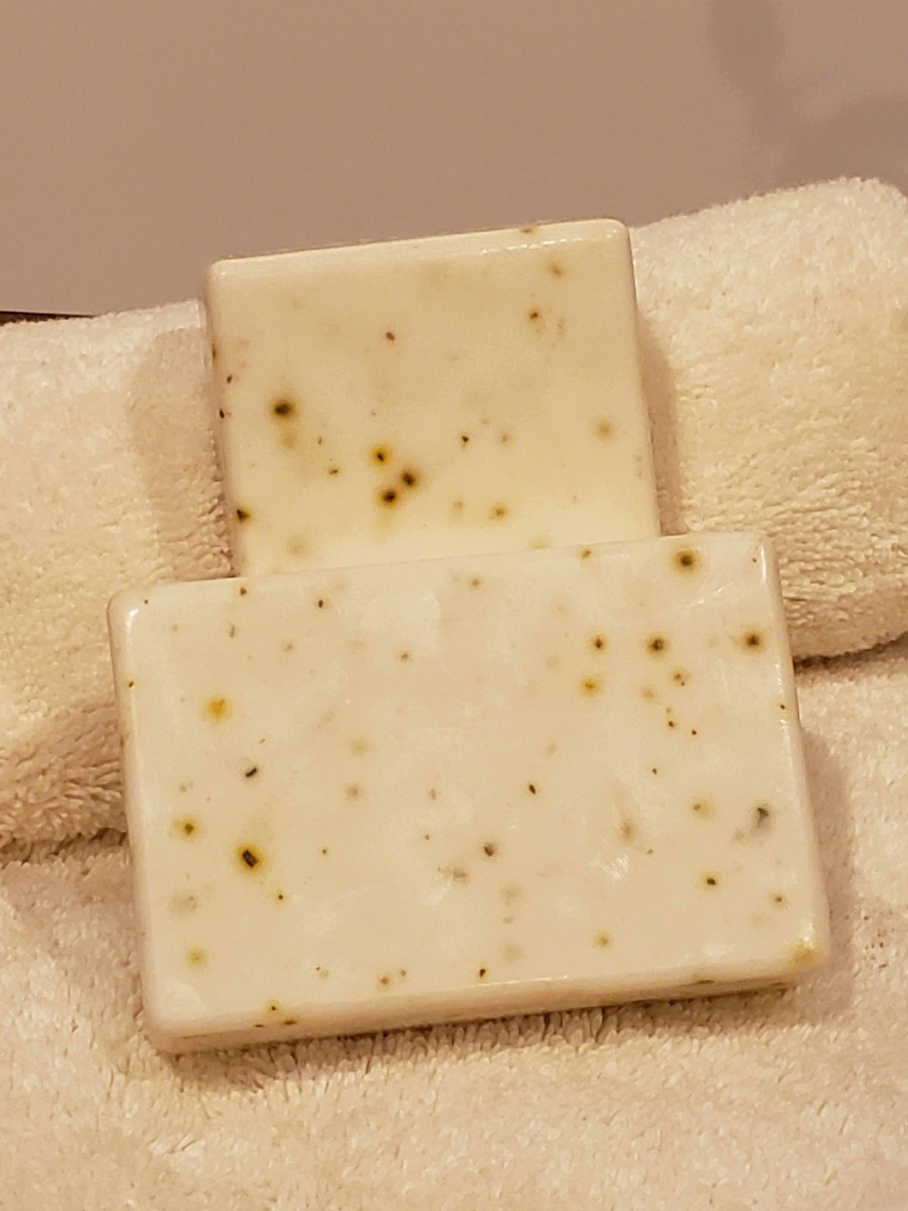 OATMEAL & SHEA TEA TREE PEPPERMINT SOAP WITH PEPPERMINT LEAVES